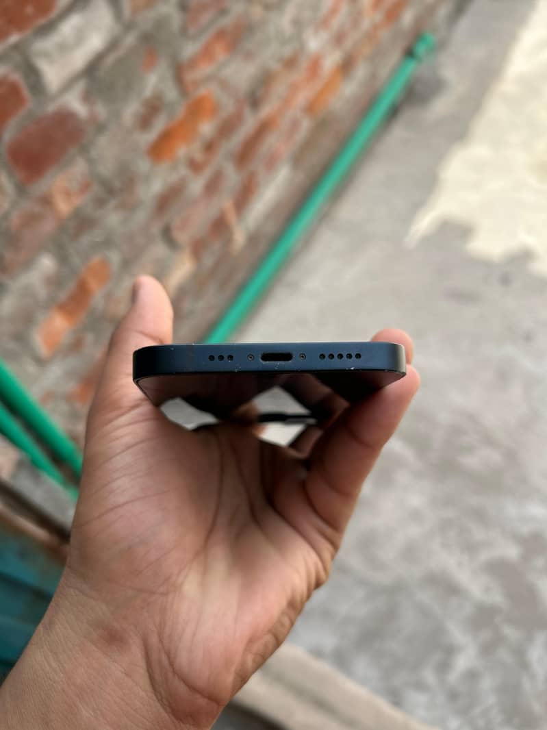 Apple iPhone 13 6