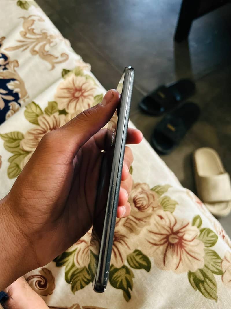 One Plus 10T 4