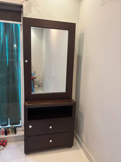Dressing table