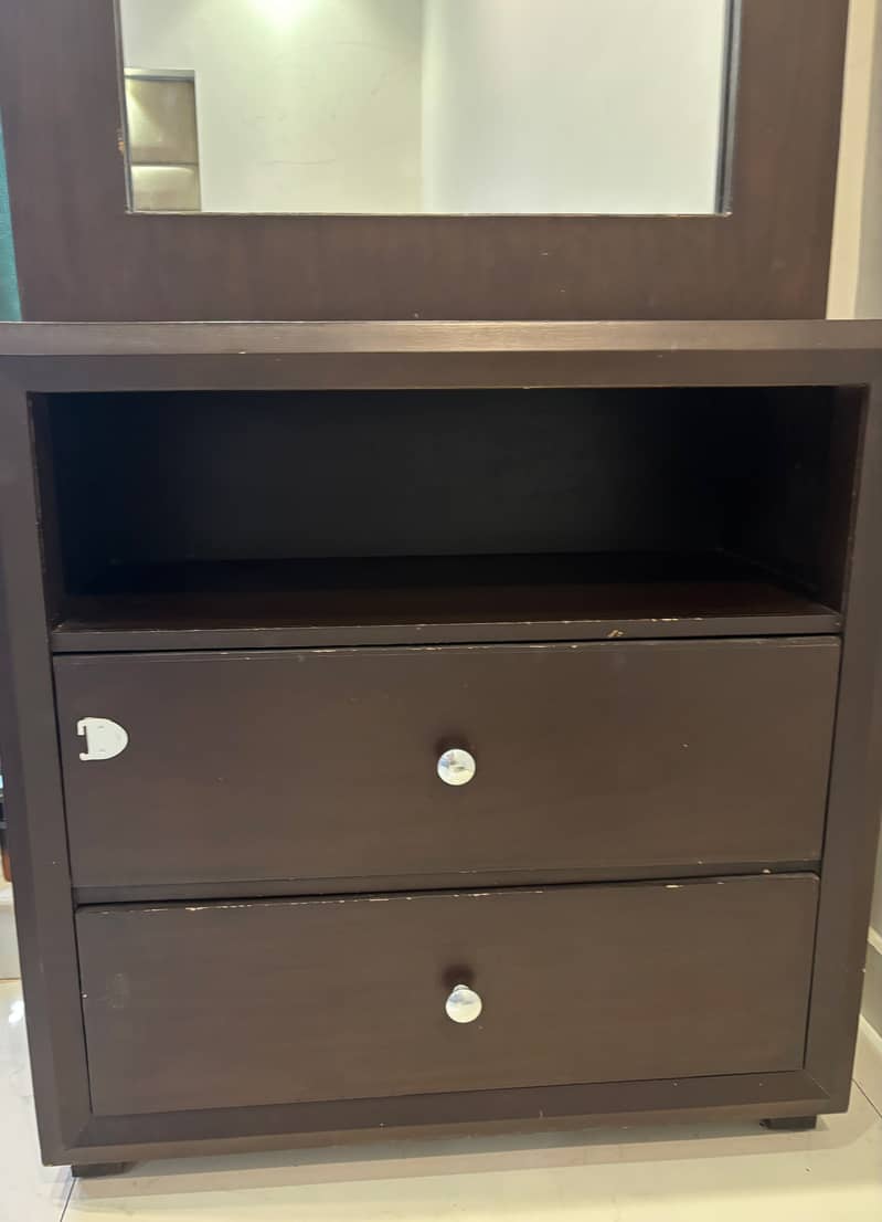 Dressing table 1