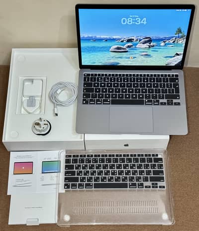 MacBook air M1 (256gb) like new
