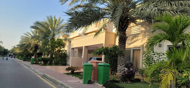 Quaid Villas 200sq yd Close to Entrance of BTK 3Bed One Unit Villas FOR SALE