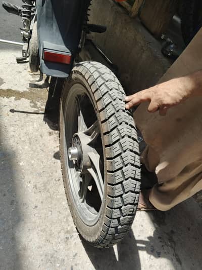 Suzuki GR 150 Back Tyre Size (90.90. 18)