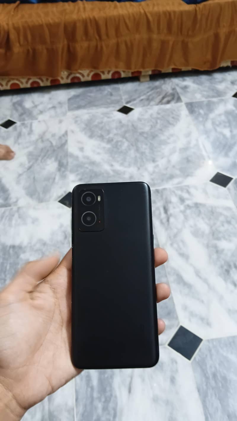 OPPO A76 1