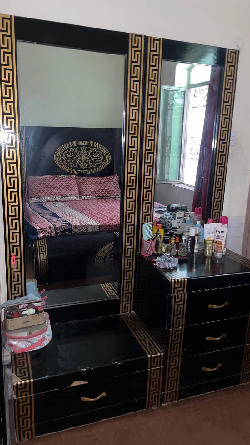 Bed set with dressing 0