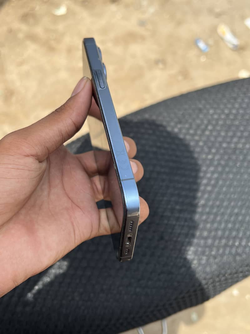 Apple iPhone 13 Pro 4