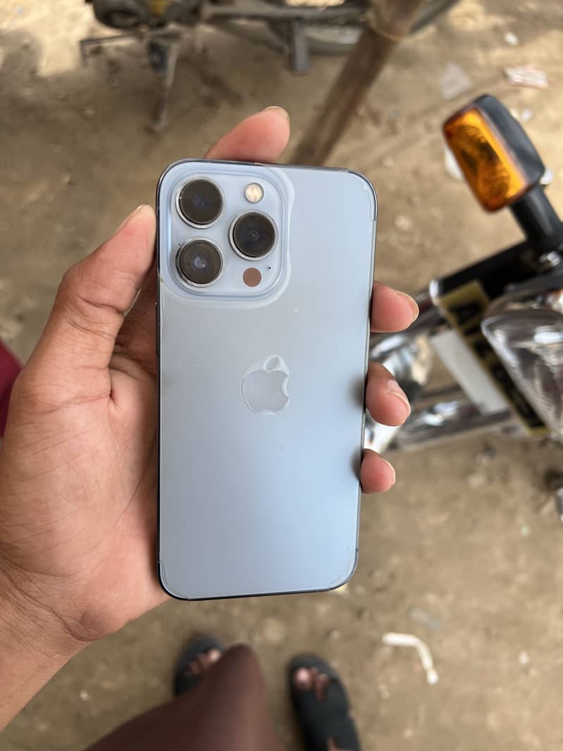 Apple iPhone 13 Pro 8