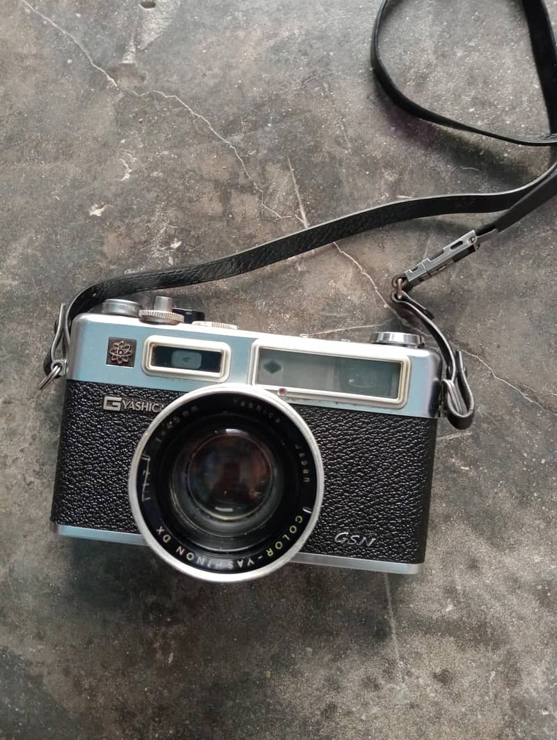 YASHICA CAMERA 1