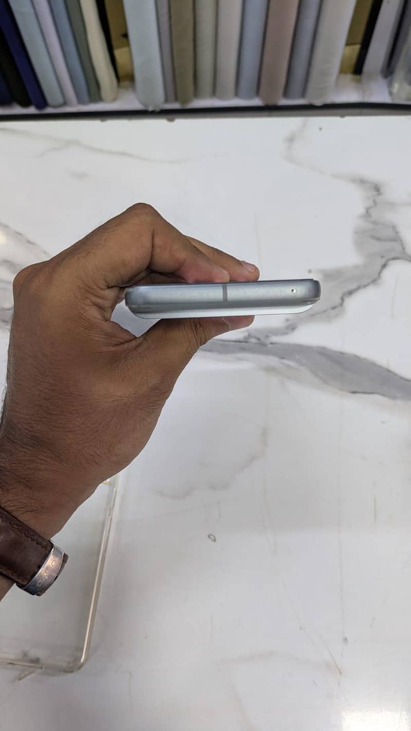 Google Pixel 8 3