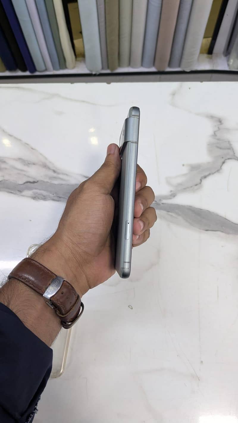 Google Pixel 8 6