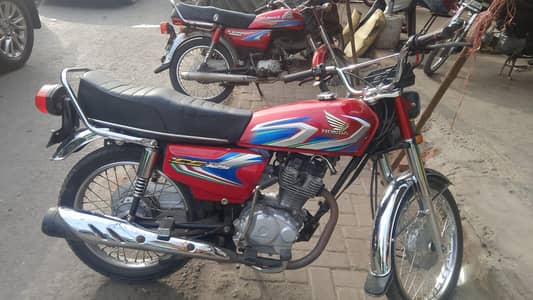 CG 125.2022 Model Red