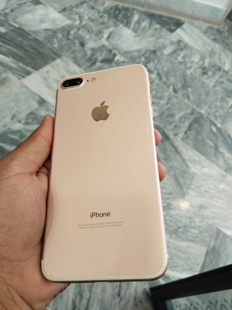 Apple iPhone 7 Plus 1
