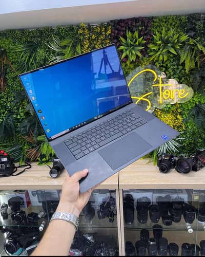 Dell XPS 17 9710 - Intel Core i9, 4K Touch Display,