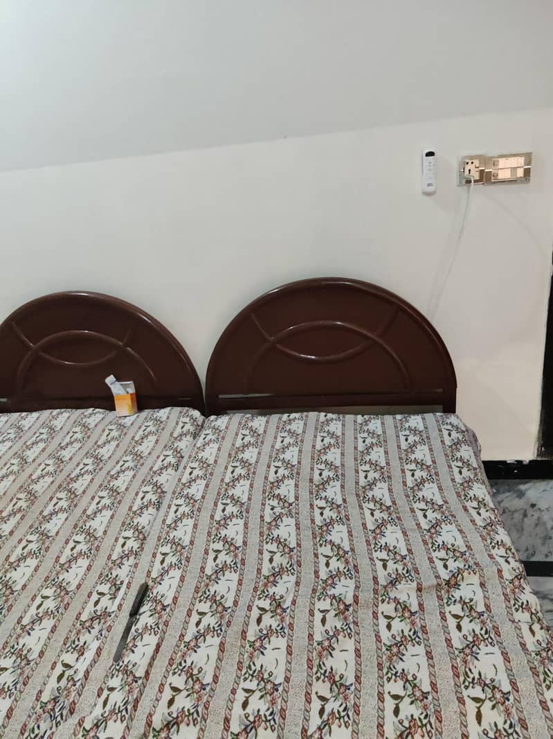 single beds 0