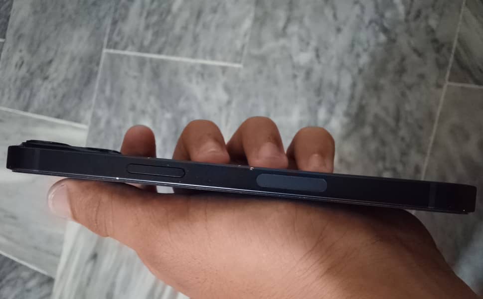 Iphone 13 4