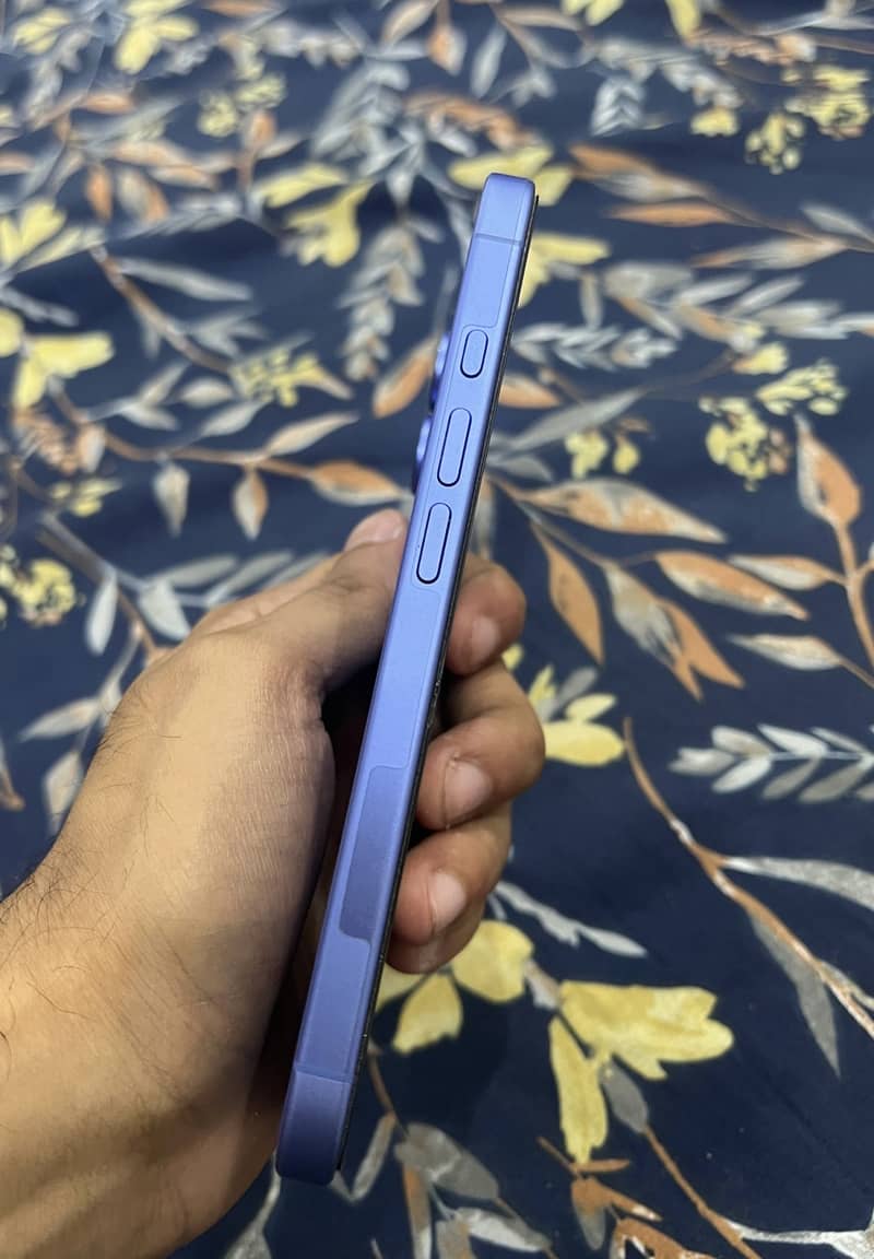 Apple iPhone 16 0