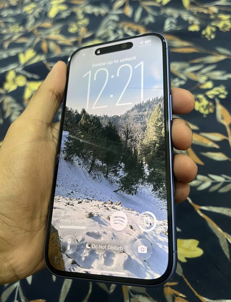Apple iPhone 16 1