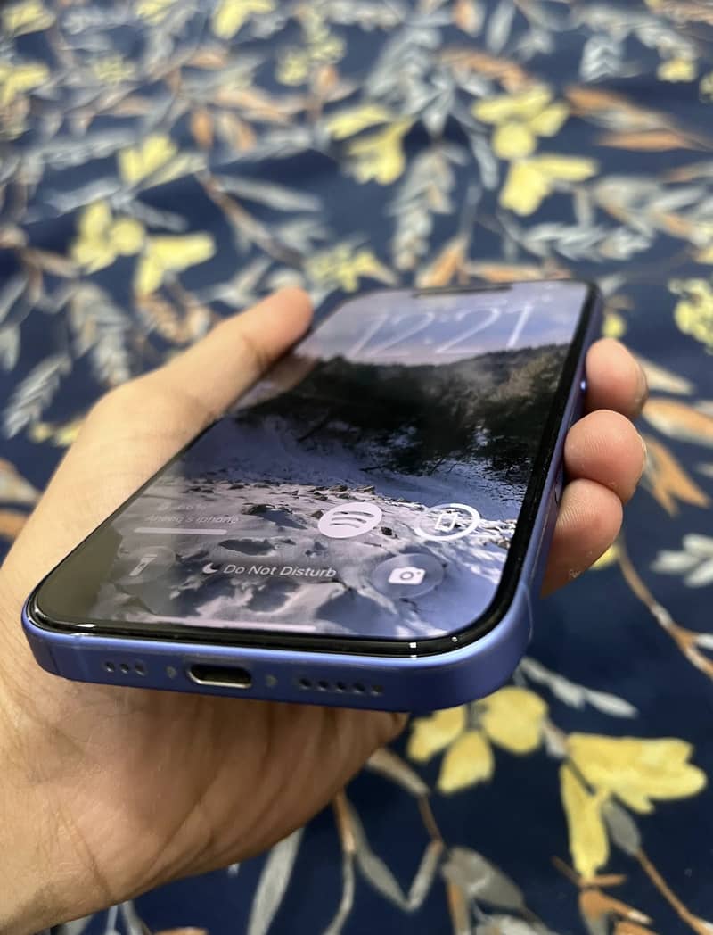 Apple iPhone 16 2