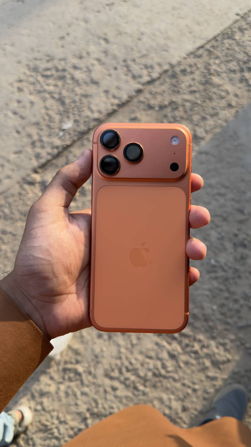 Apple iPhone 17 Pro Max 2