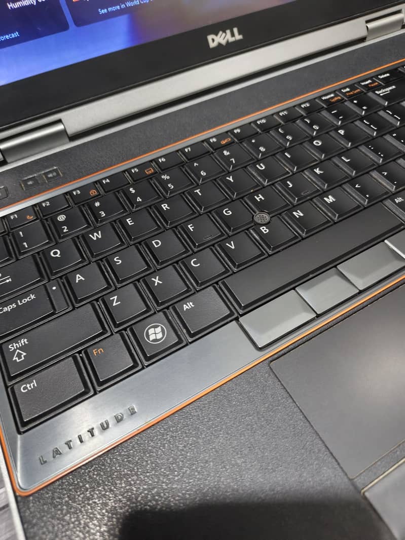 Dell Latitude E6520 1