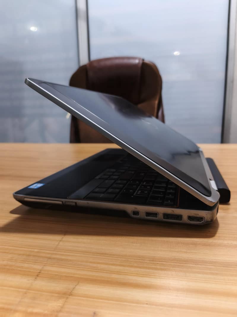 Dell Latitude E6520 3