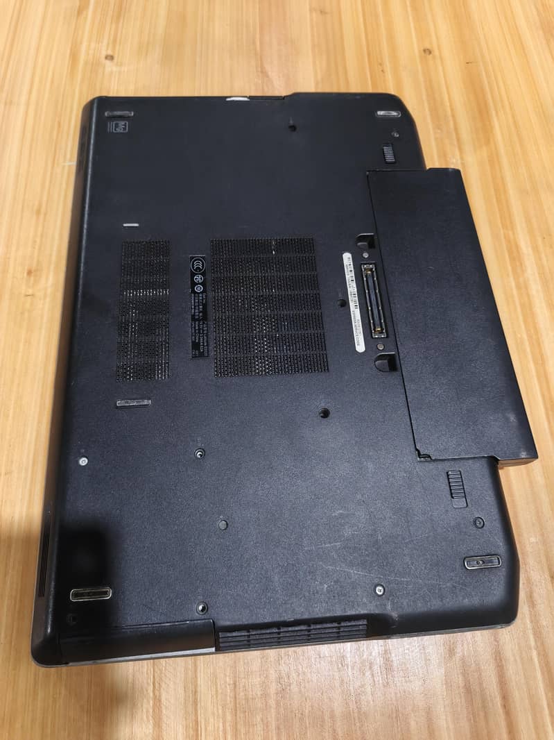 Dell Latitude E6520 4