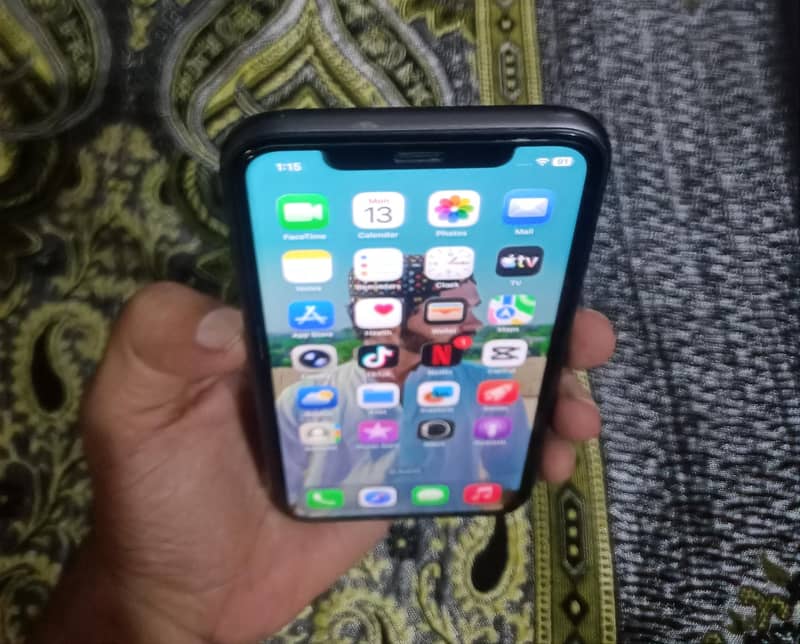Apple iPhone 11 3