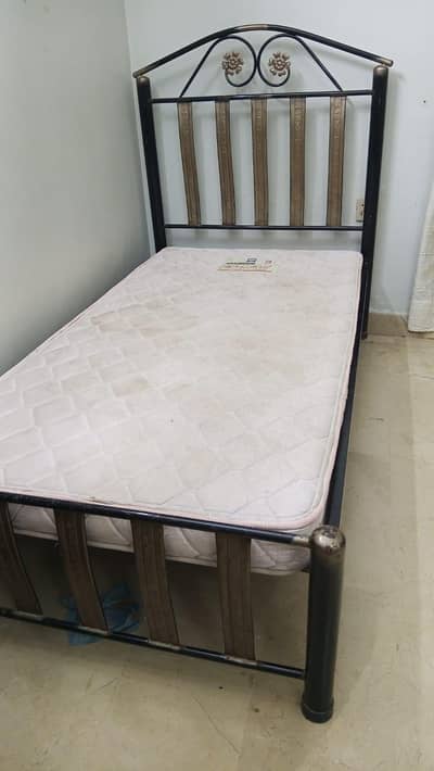 Good Condition used Single Beds with Matras