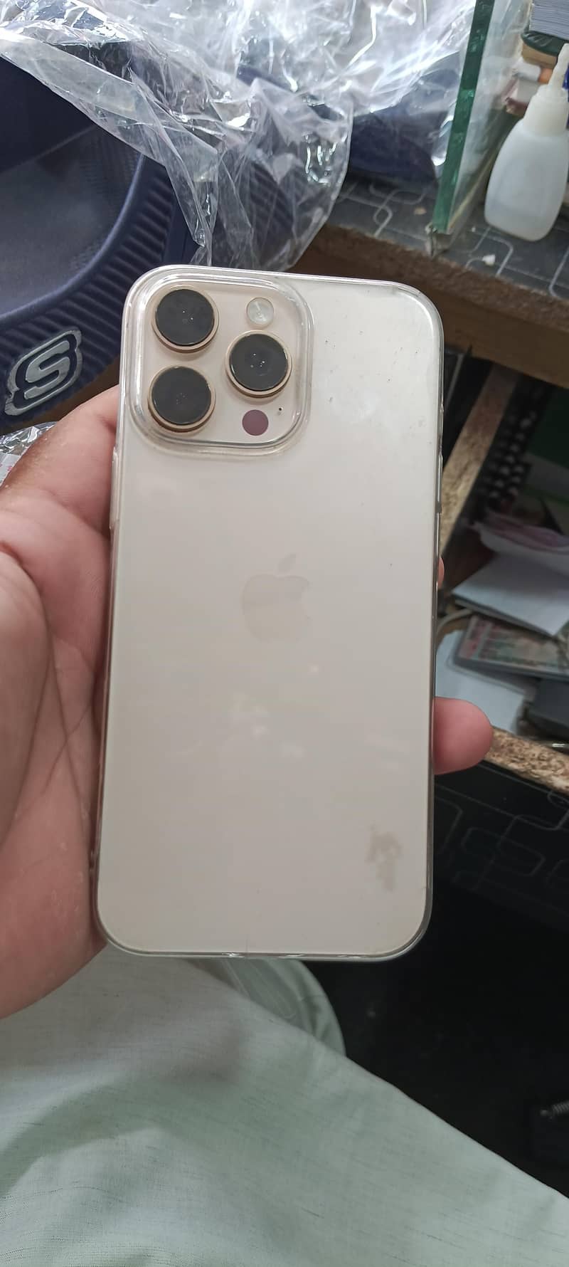 Apple iPhone 16 Pro Max 1