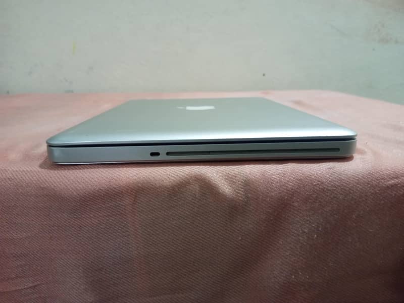 Apple Mac book pro 3