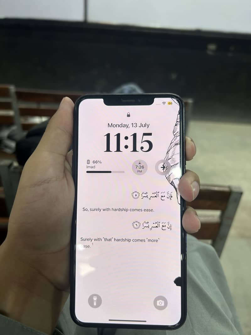 Apple iPhone XS Max 3