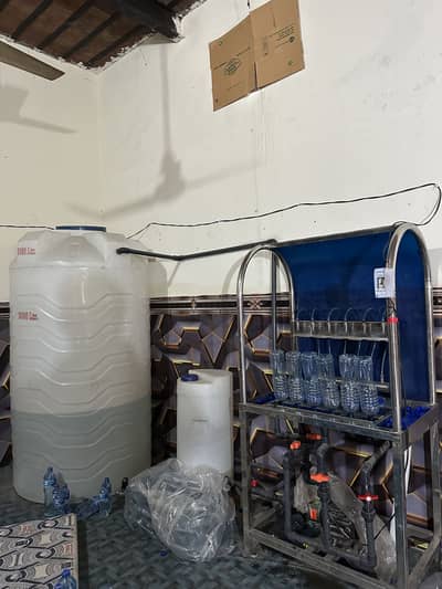 Water bottles filling machine