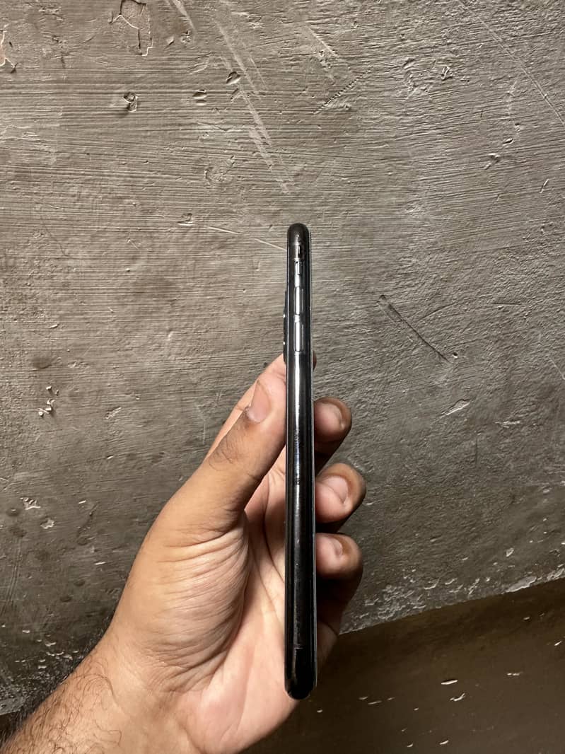 Apple iPhone 11 Pro Max 5