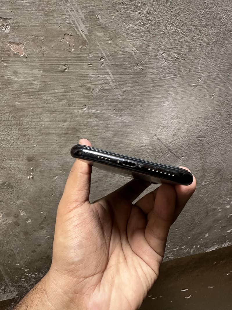 Apple iPhone 11 Pro Max 6