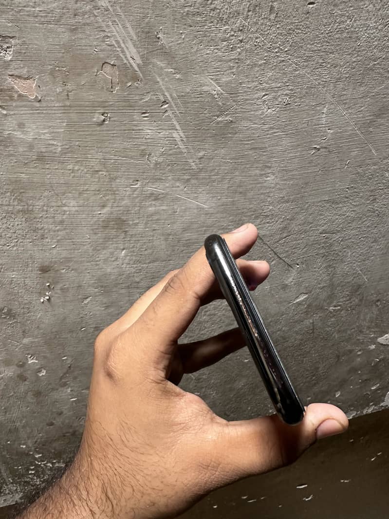 Apple iPhone 11 Pro Max 7