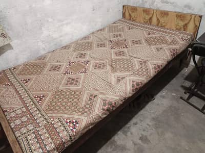 wood ka bna hua mazboot double bed .