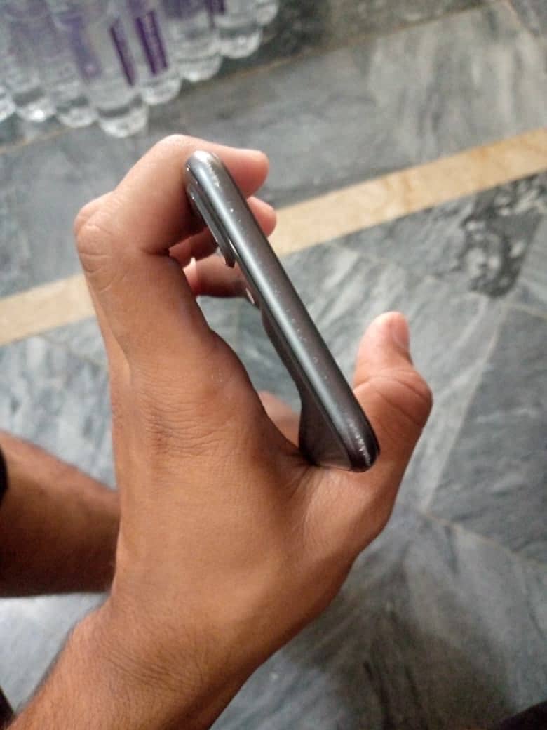 Apple iPhone 8 Plus 3