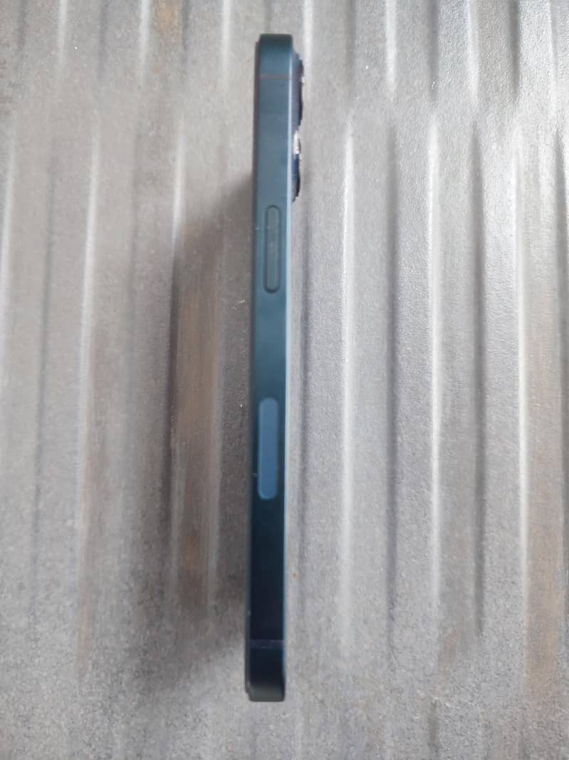 Apple iPhone 13 3