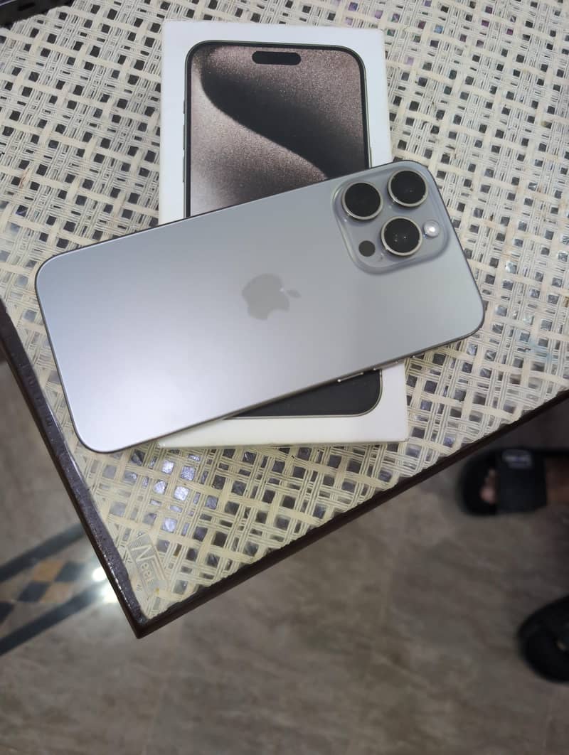 Apple iPhone 15 Pro Max 7