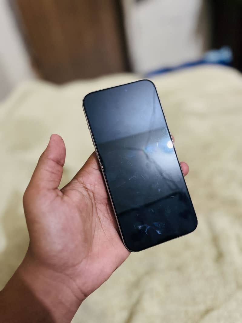 Apple iPhone 15 Pro Max 2