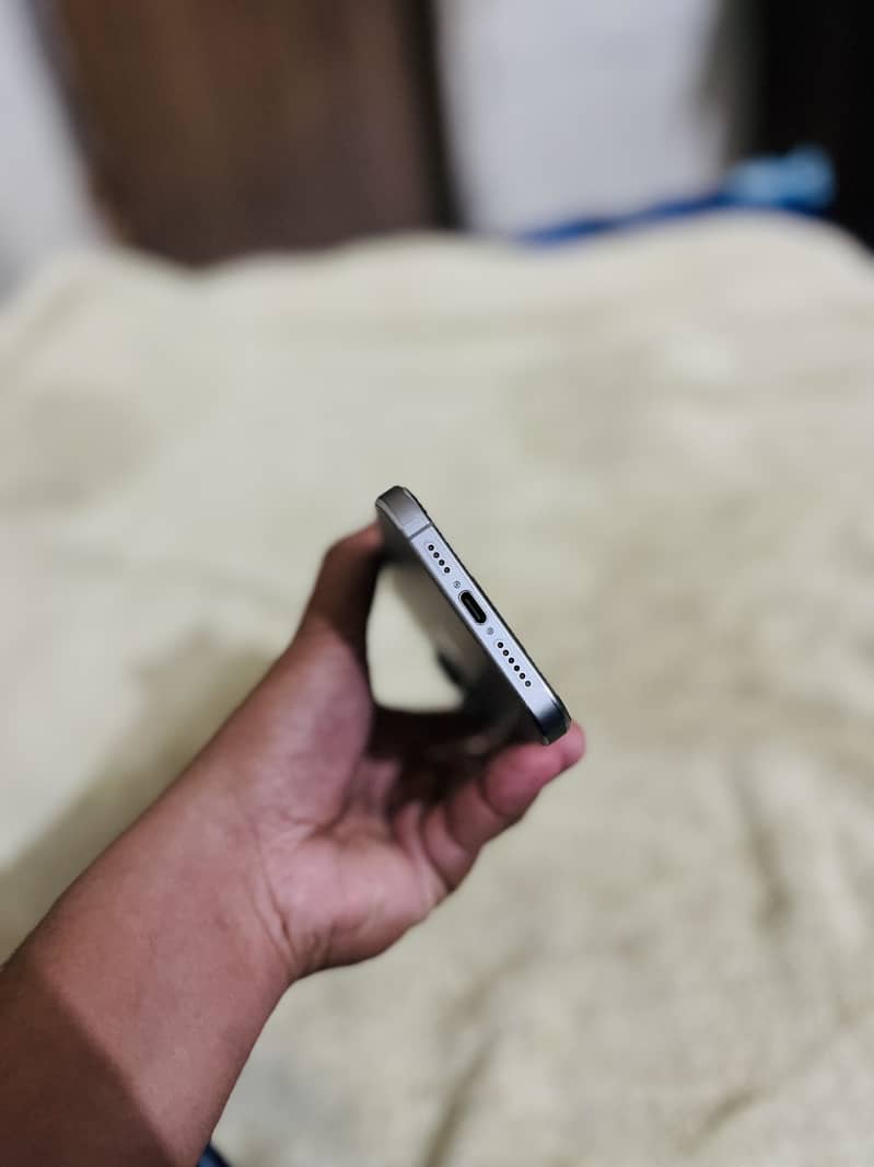 Apple iPhone 15 Pro Max 5