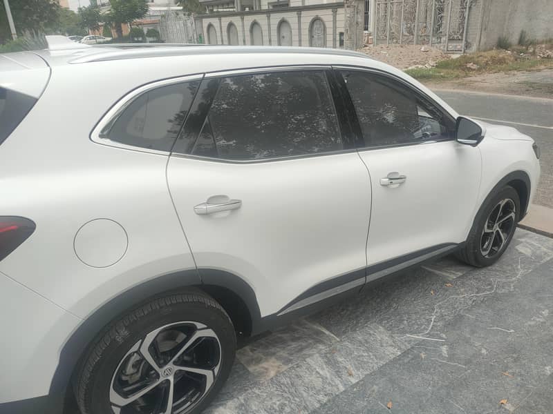MG HS phev 3