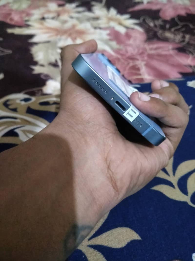 Apple iPhone 14JV 11