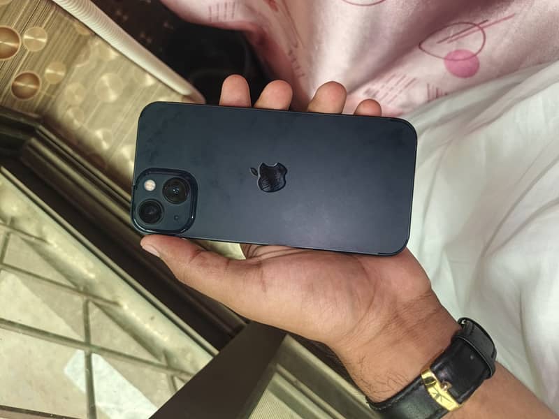 Apple iPhone 13 1