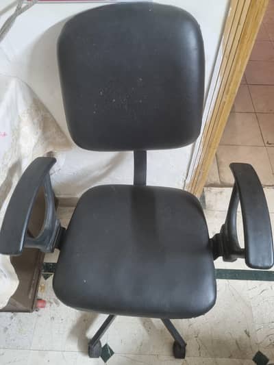 selling my revolving office/study chair