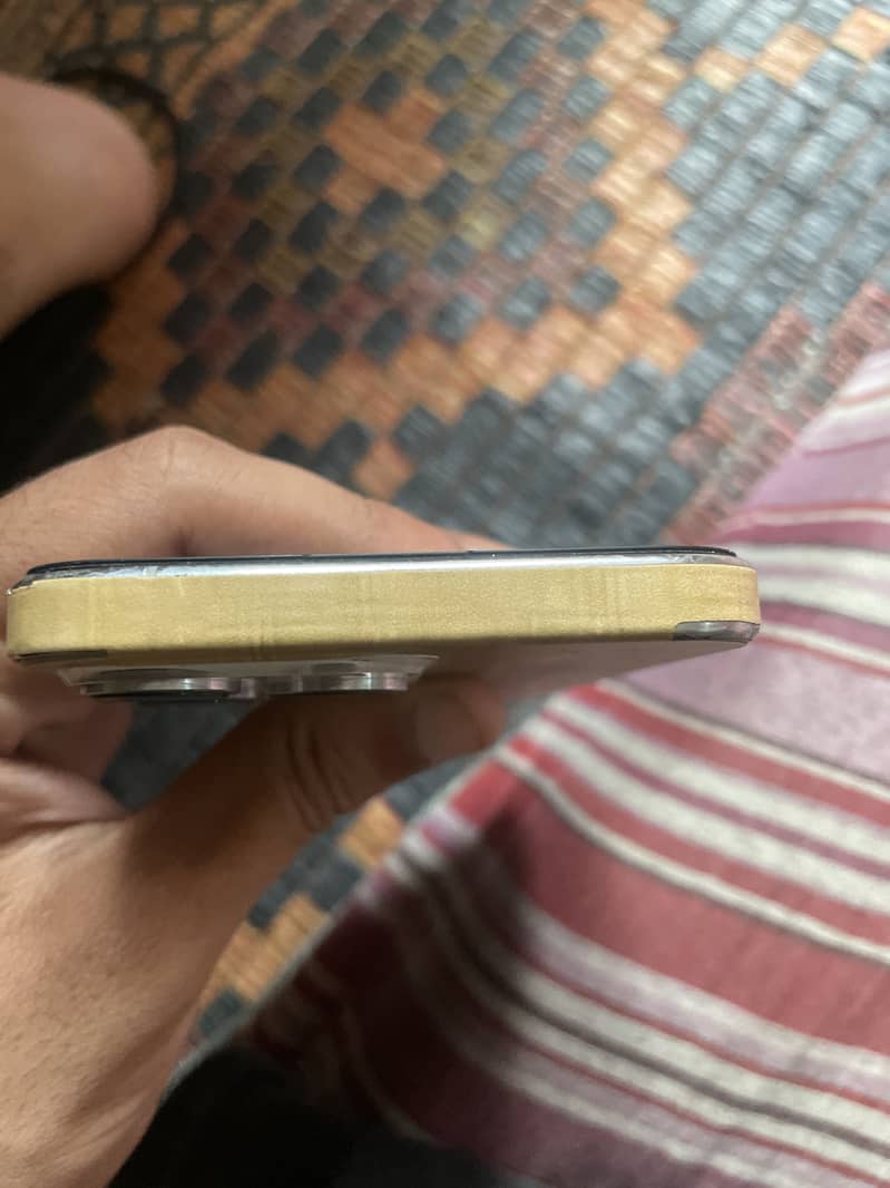 Apple iPhone 15 Pro Max 3