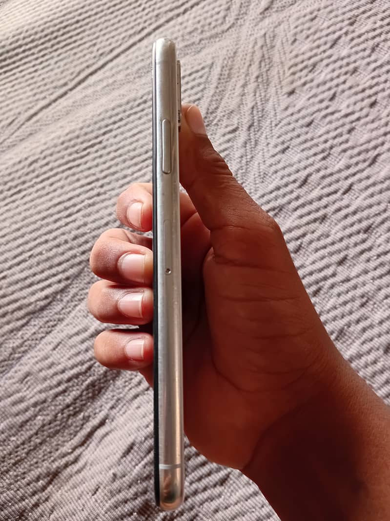 Apple iPhone X 1