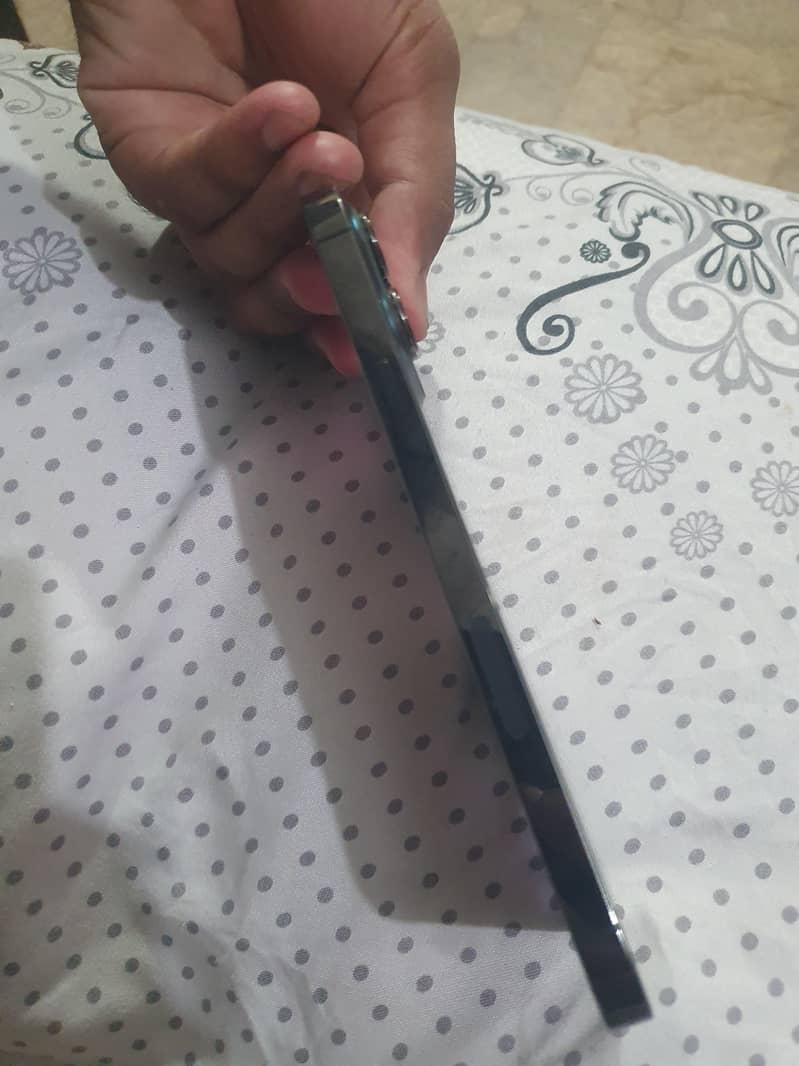 Apple iPhone 13 Pro Max 6