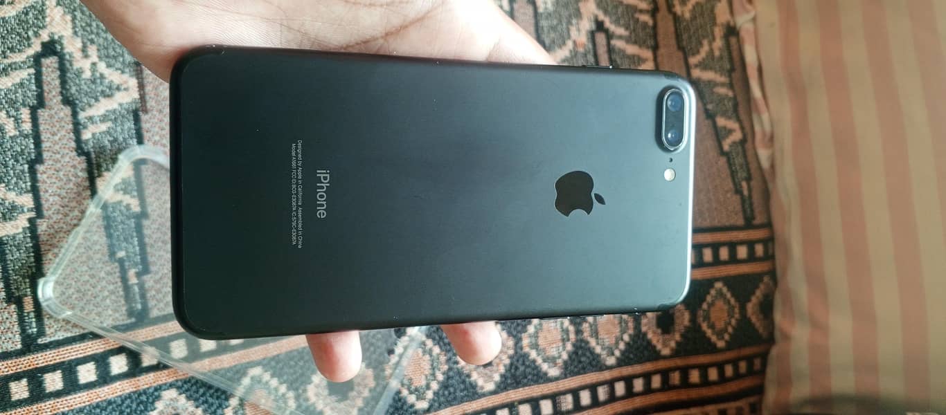 Apple iPhone 7 Plus 1