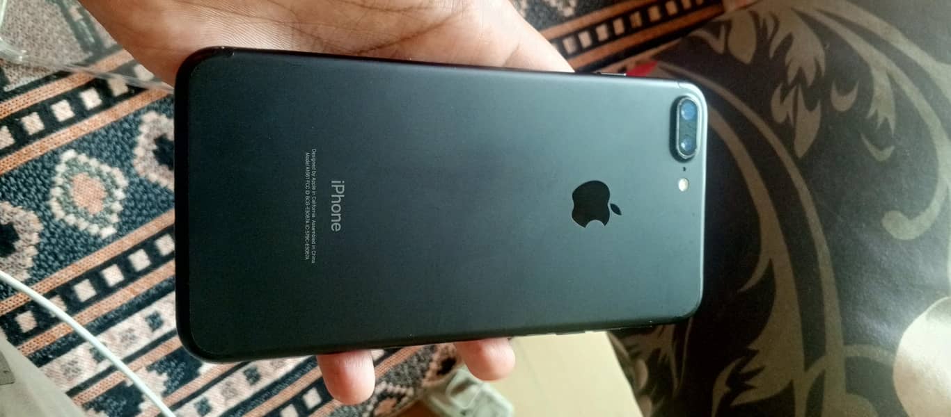 Apple iPhone 7 Plus 2